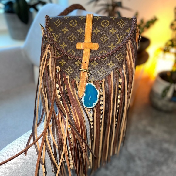 LV crossbody - Picture 2 of 7